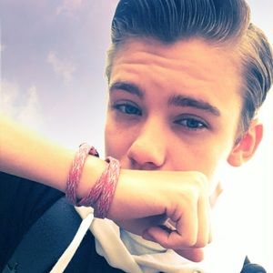 Meet your Posher, Devin